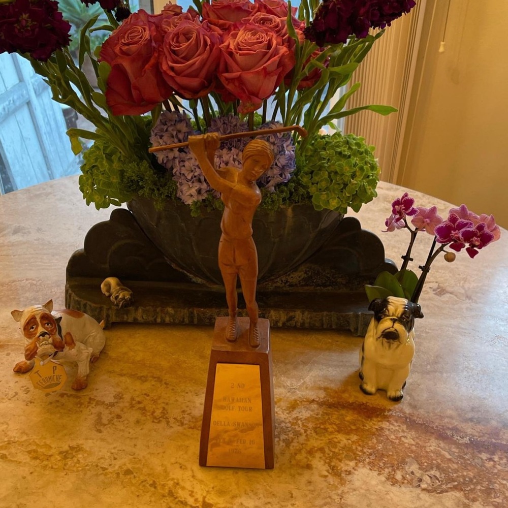 1970’s hand carved Hawaiian women’s golf trophy〰️